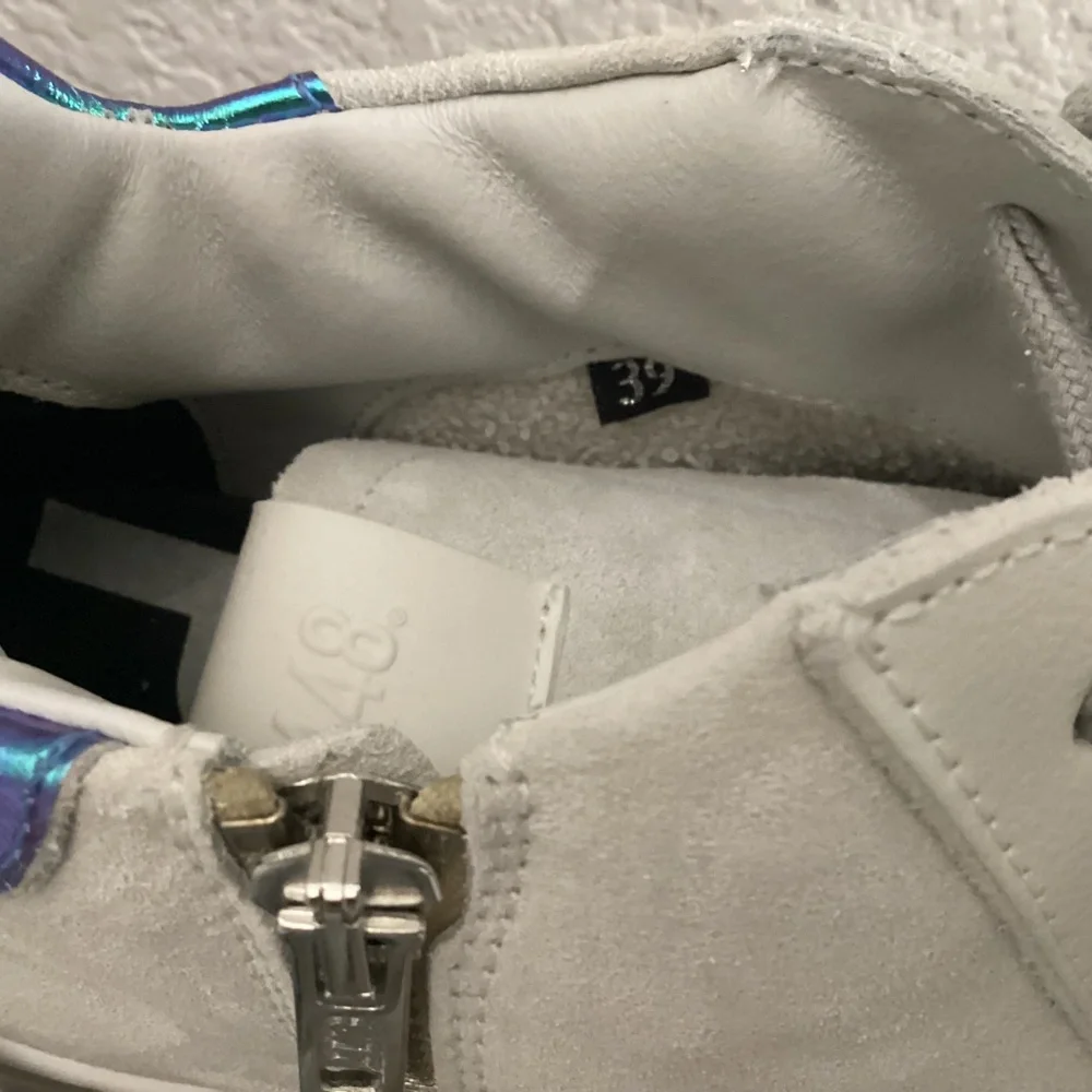 P448 Thea Mid Top Sneaker (Women) 8.5US / 39EU